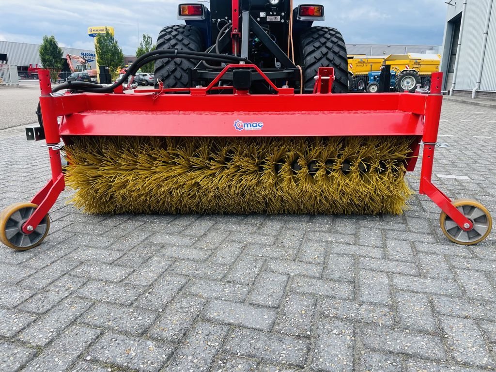 Kehrmaschine tip Sonstige Qmac QMAC 150 Veegmachine met hydr zijborstel, Gebrauchtmaschine in BOEKEL (Poză 7)