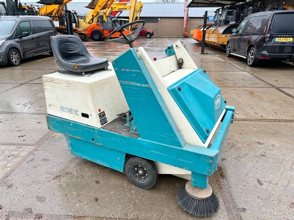 Kehrmaschine του τύπου Tennant 215E Sweeper - Good Working Condition, Gebrauchtmaschine σε Veldhoven (Φωτογραφία 7)