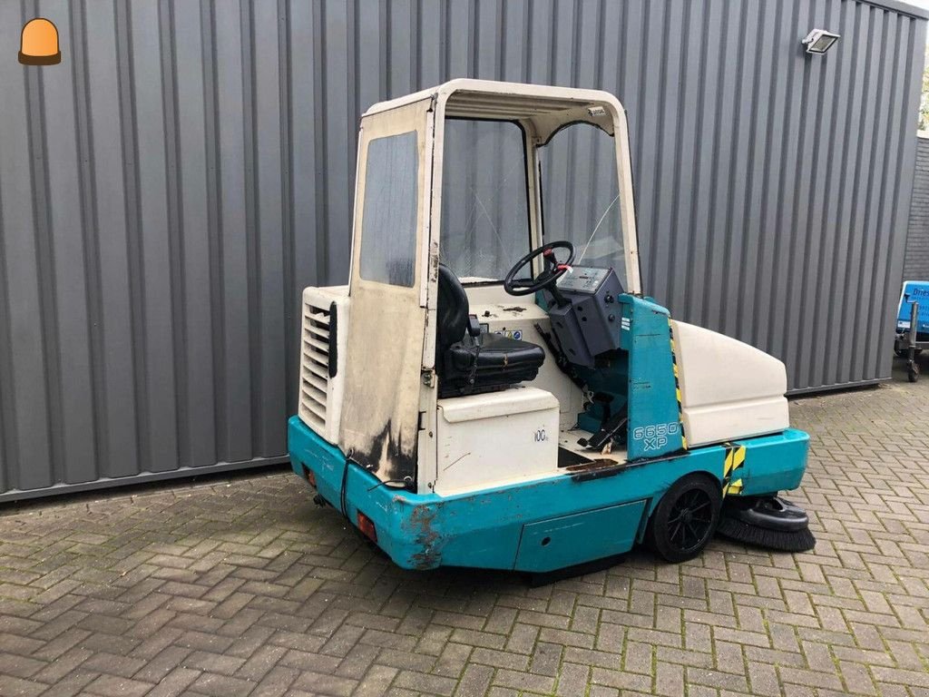 Kehrmaschine tipa Tennant 6550 Veegmachine, Gebrauchtmaschine u Zoetermeer (Slika 2)