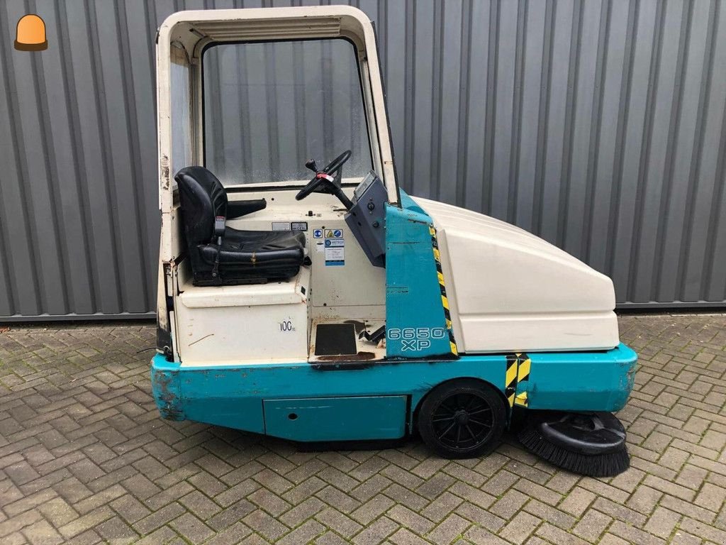 Kehrmaschine del tipo Tennant 6550 Veegmachine, Gebrauchtmaschine en Zoetermeer (Imagen 1)