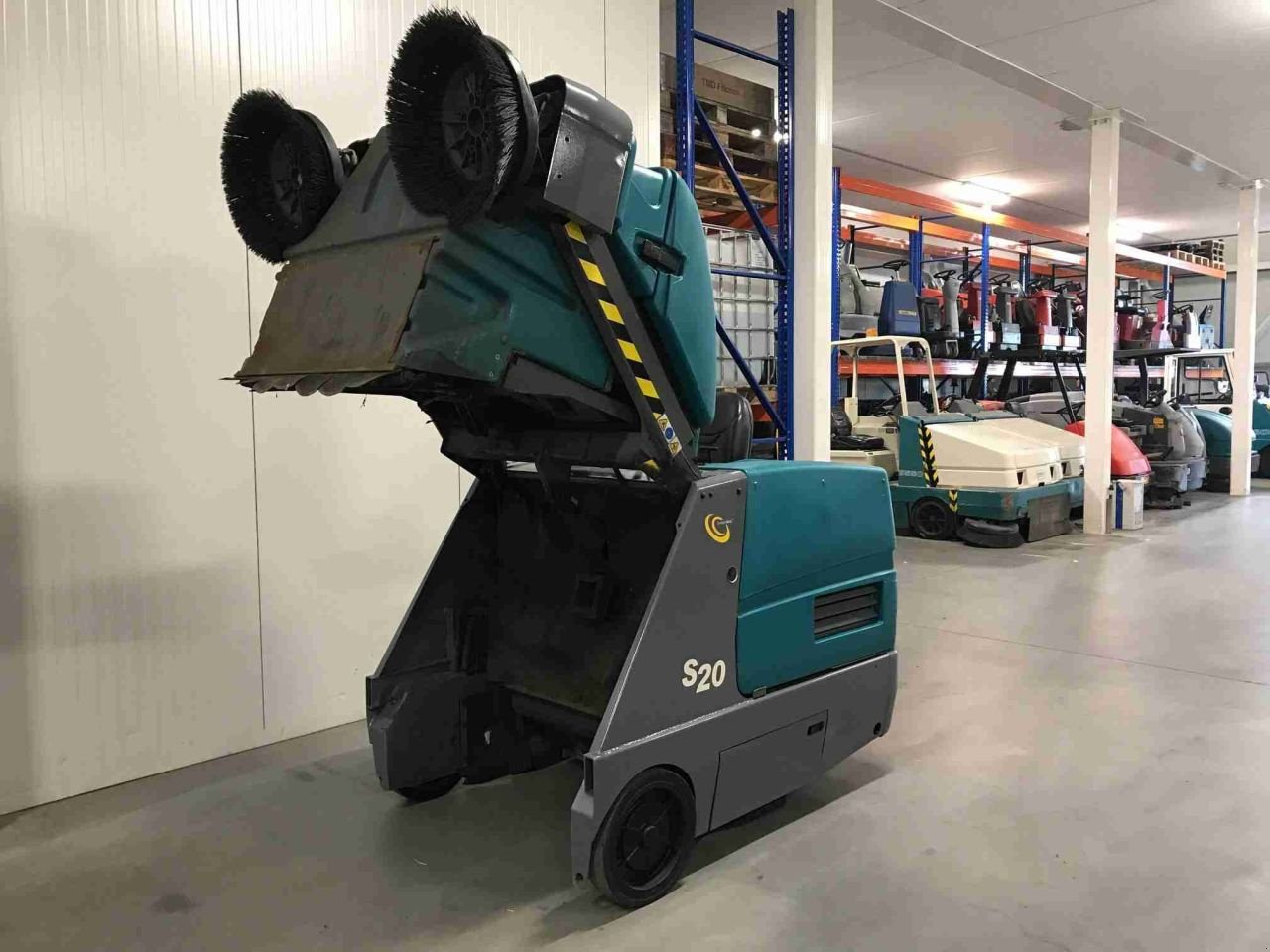 Kehrmaschine del tipo Tennant S20 diesel, Gebrauchtmaschine en Barneveld (Imagen 3)