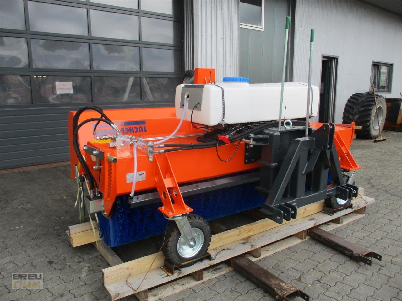 Kehrmaschine of the type Tuchel Profi Champ 280, Neumaschine in Cham (Picture 2)