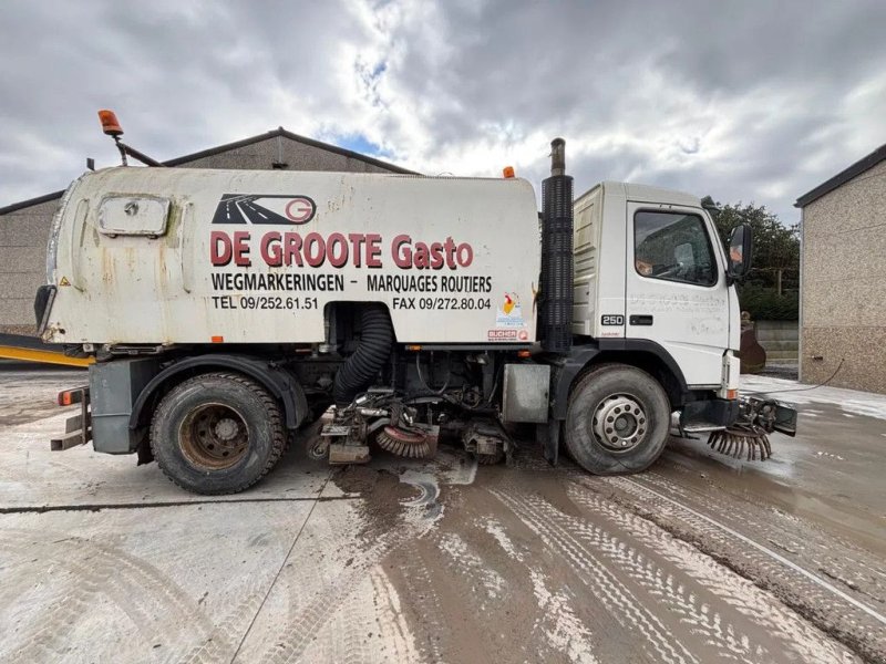 Kehrmaschine of the type Volvo FM 7 FM 4x2R 7.1, Gebrauchtmaschine in Wevelgem (Picture 1)