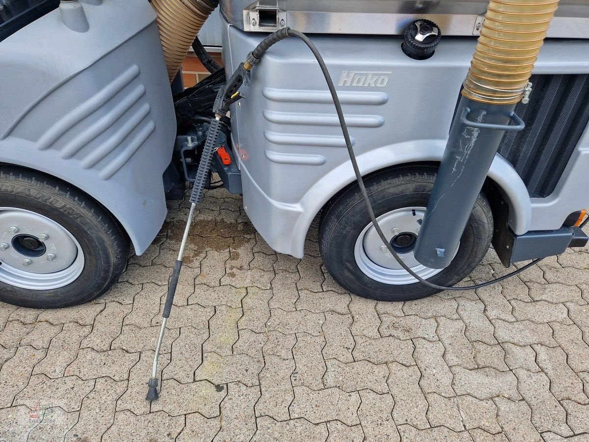 Kehrsaugmaschine des Typs Hako CityCleaner 1200 Schrubbdeck Sauger + HDReiniger, Gebrauchtmaschine in Sottrum (Bild 21)