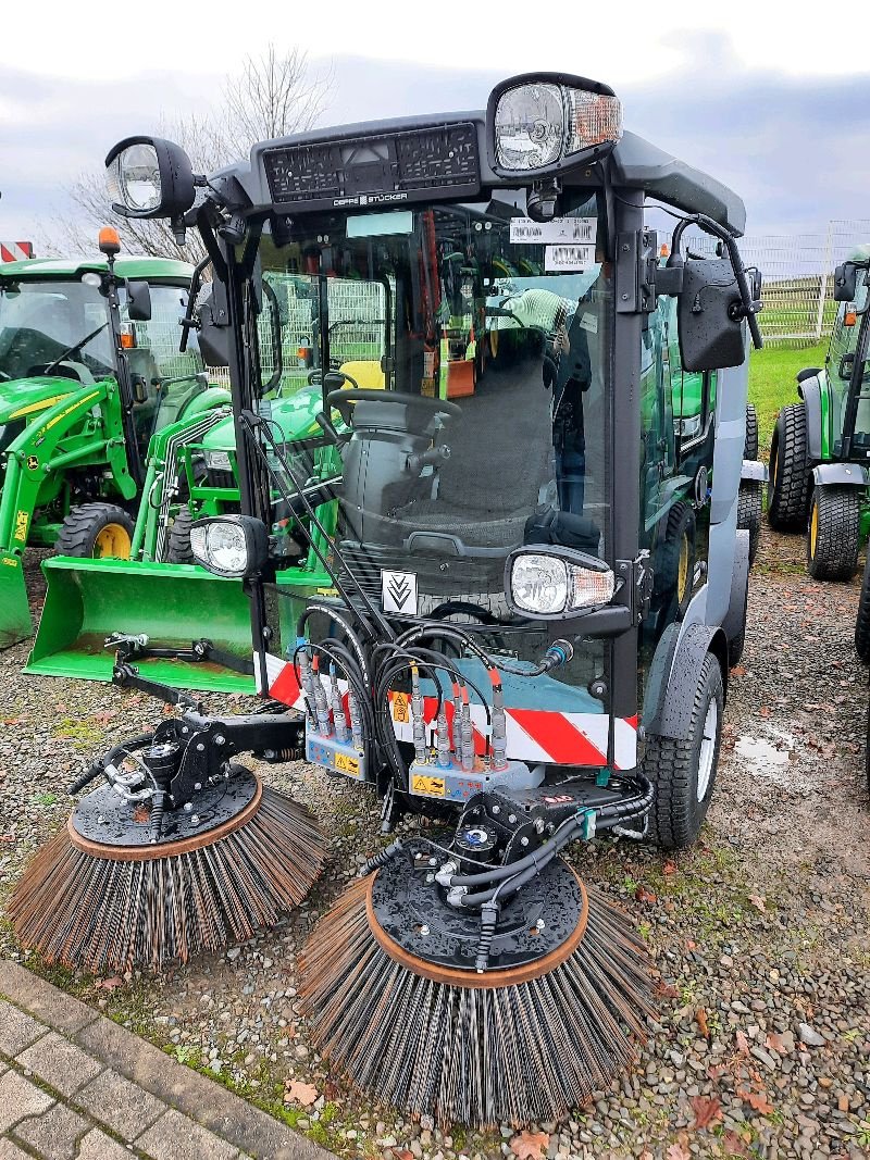 Kehrsaugmaschine a típus Kärcher MC 130 PLUS, Neumaschine ekkor: Lauterberg/Barbis (Kép 2)