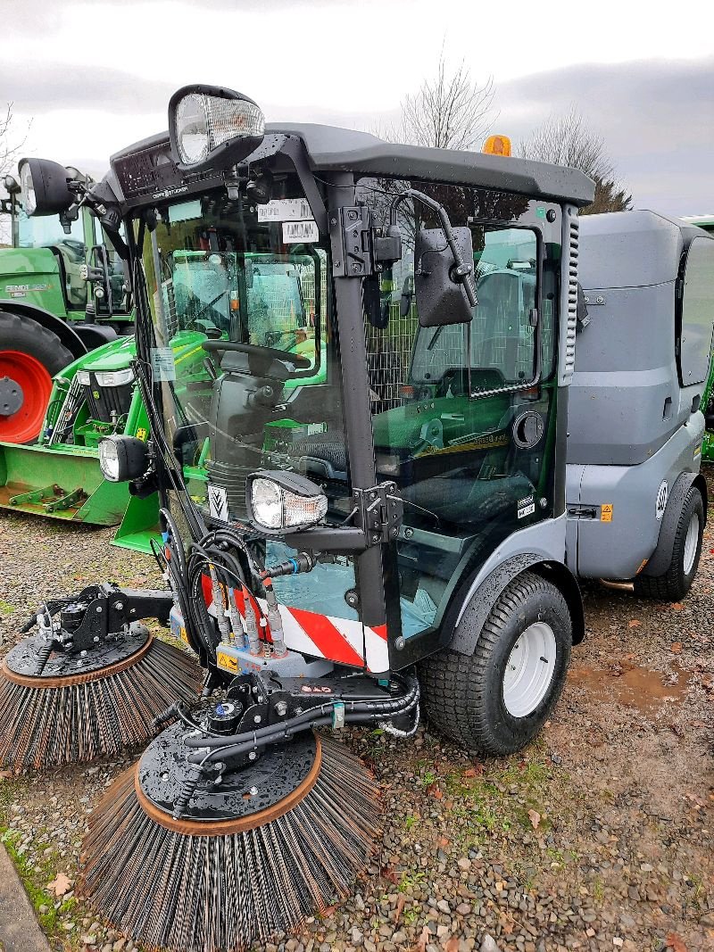 Kehrsaugmaschine a típus Kärcher MC 130 PLUS, Neumaschine ekkor: Lauterberg/Barbis (Kép 3)