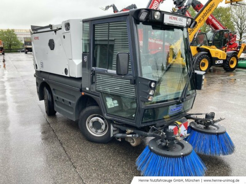 Kehrsaugmaschine des Typs Schmidt Kompaktkehrmaschine SWINGO 200+, Gebrauchtmaschine in Heimstetten (Bild 8)