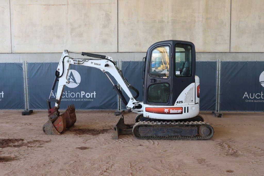 Kettenbagger typu Bobcat 325G, Gebrauchtmaschine v Antwerpen (Obrázok 2)