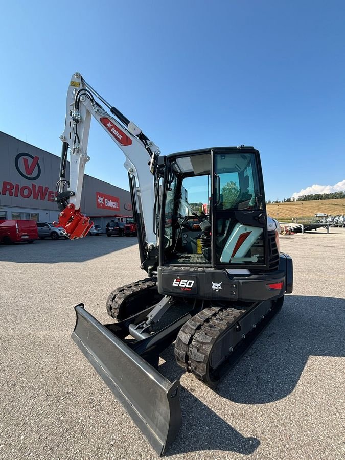 Kettenbagger van het type Bobcat E60, Neumaschine in Wallern (Foto 1)