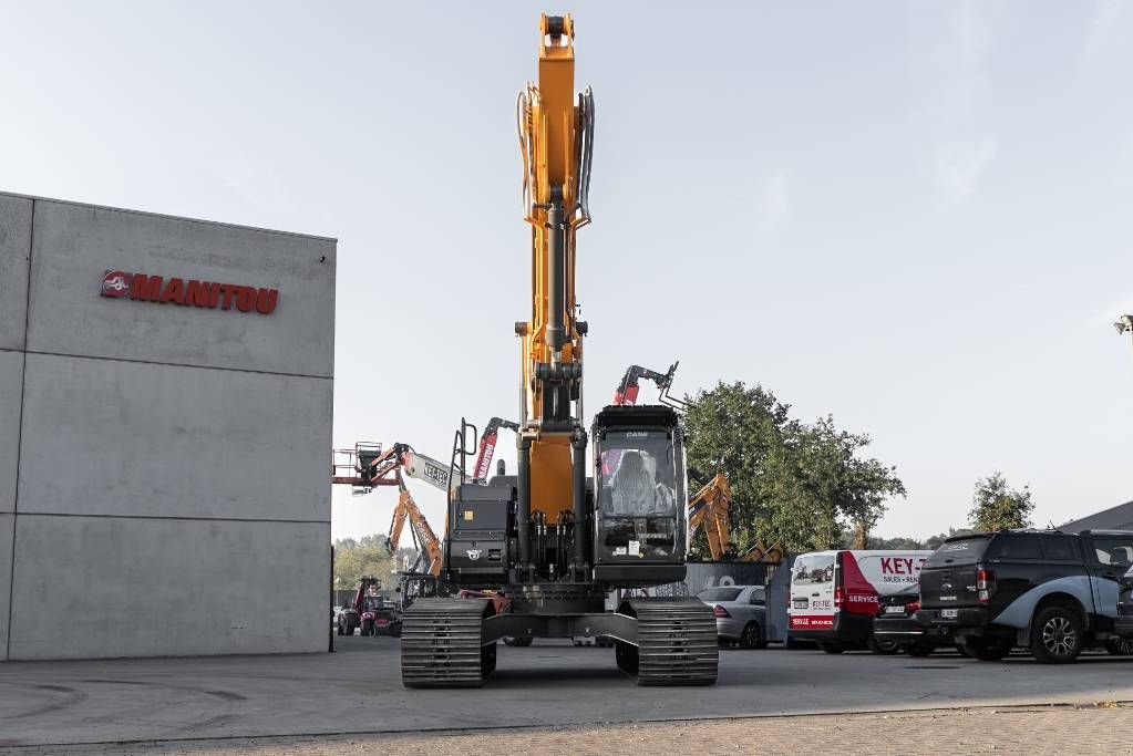 Kettenbagger of the type Case CX 210E, Neumaschine in Moerbeke (Picture 2)