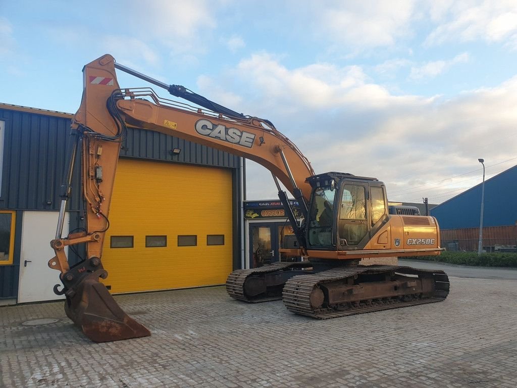 Kettenbagger du type Case CX250C, Gebrauchtmaschine en Krabbendijke (Photo 2)