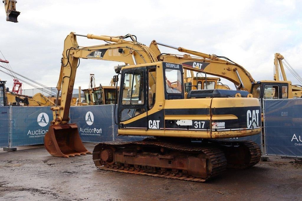 Kettenbagger des Typs Caterpillar 317, Gebrauchtmaschine in Antwerpen (Bild 3)