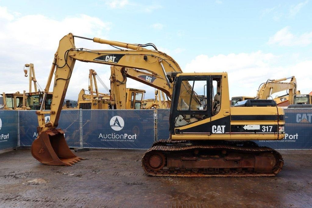 Kettenbagger van het type Caterpillar 317, Gebrauchtmaschine in Antwerpen (Foto 2)