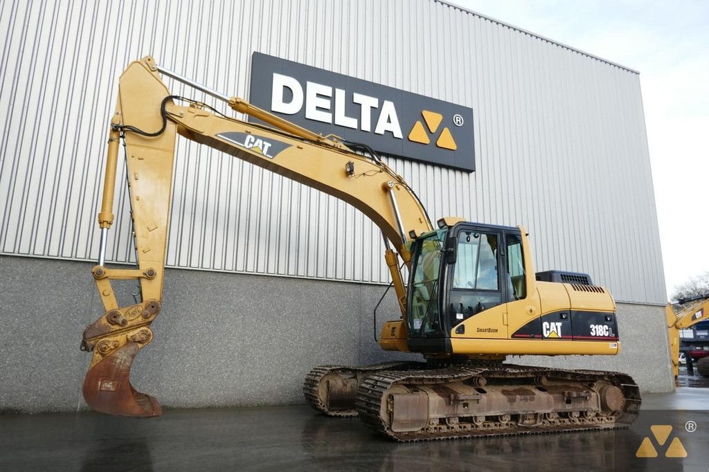 Kettenbagger du type Caterpillar 318CL, Gebrauchtmaschine en Zevenbergen (Photo 3)