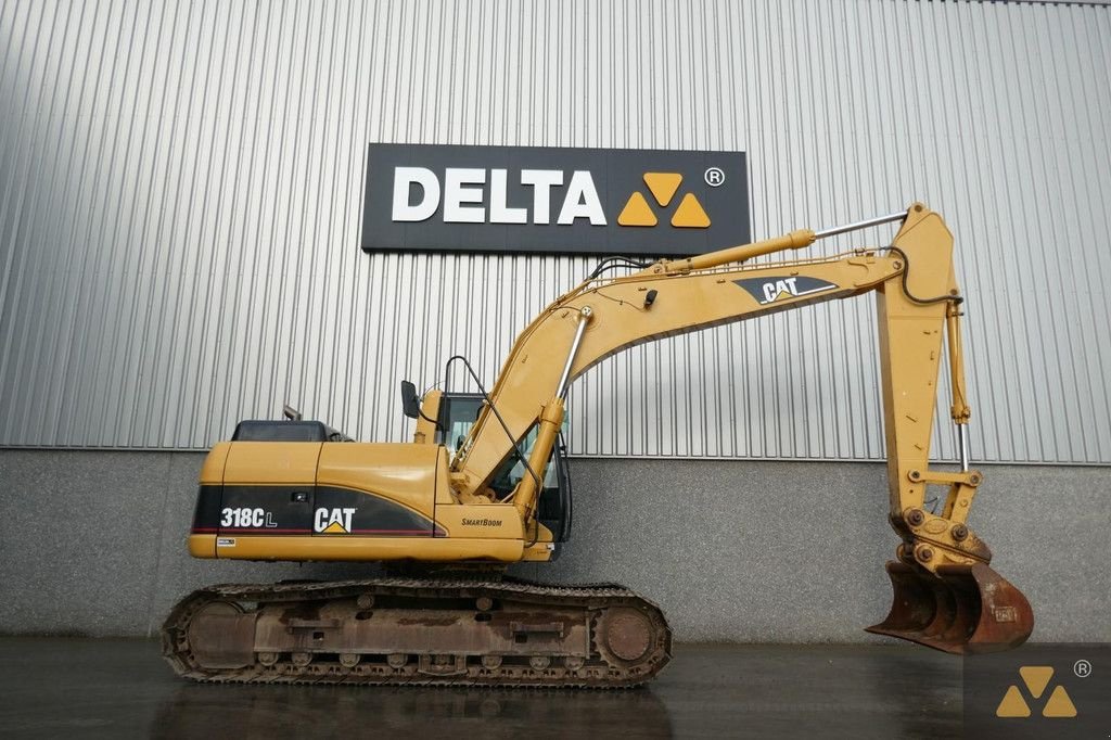 Kettenbagger от тип Caterpillar 318CL, Gebrauchtmaschine в Zevenbergen (Снимка 2)