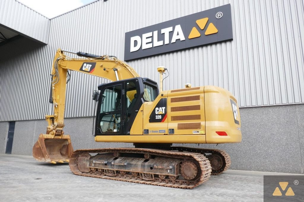 Kettenbagger van het type Caterpillar 320, Gebrauchtmaschine in Zevenbergen (Foto 4)