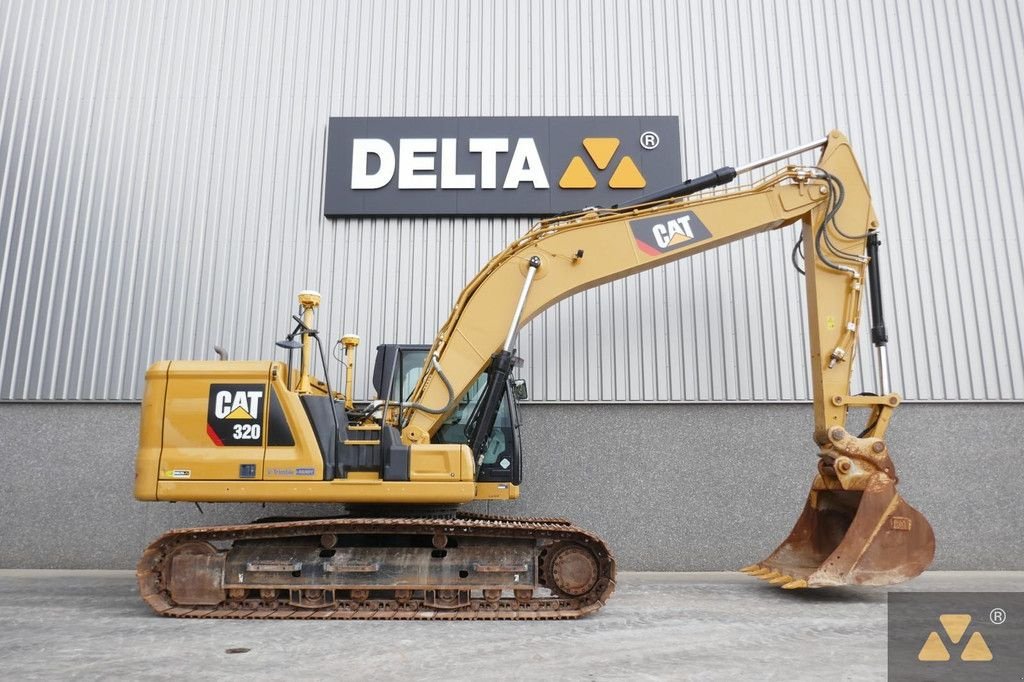 Kettenbagger del tipo Caterpillar 320, Gebrauchtmaschine en Zevenbergen (Imagen 2)