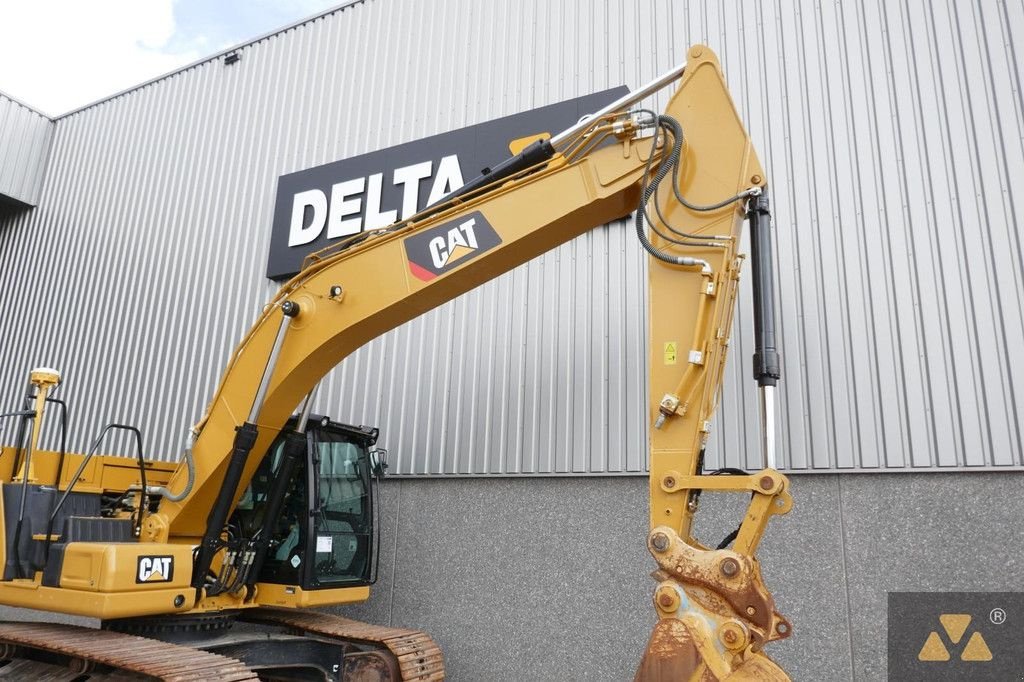 Kettenbagger du type Caterpillar 320, Gebrauchtmaschine en Zevenbergen (Photo 10)