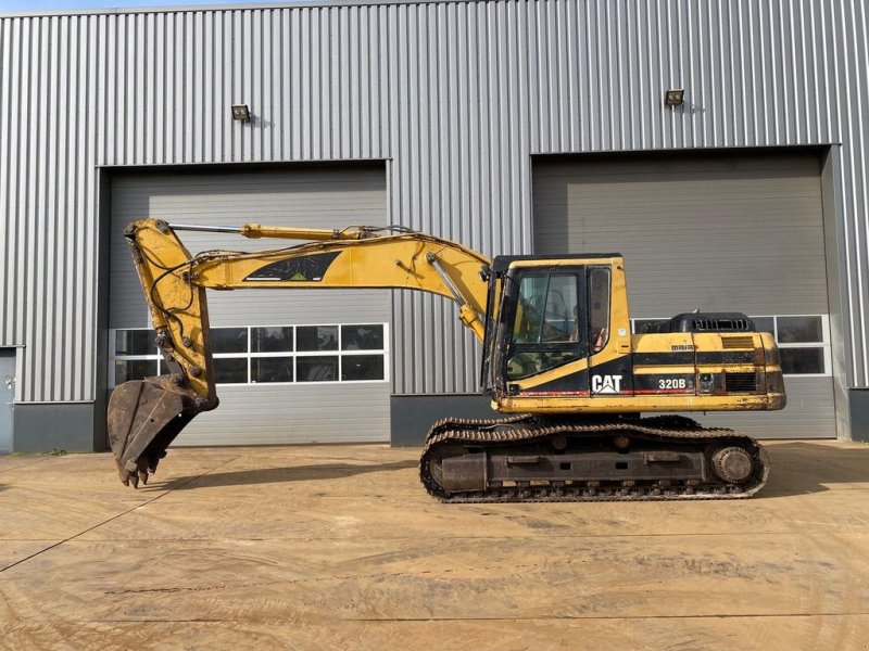 Kettenbagger of the type Caterpillar 320B, Gebrauchtmaschine in Velddriel (Picture 1)