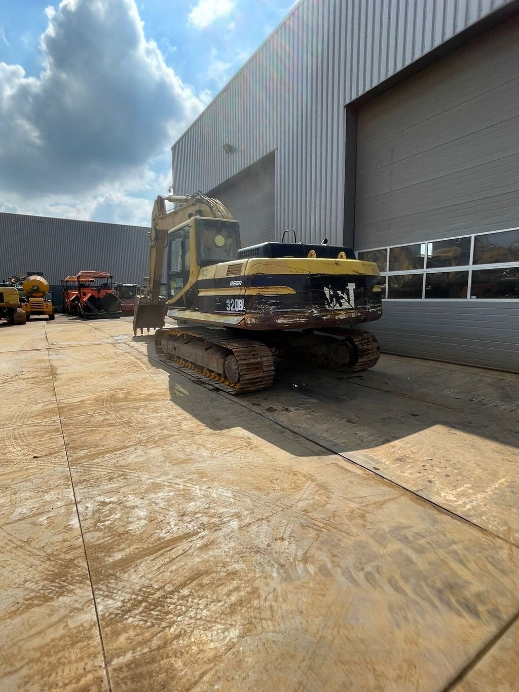 Kettenbagger of the type Caterpillar 320BL - Including bucket with teeth / hammerlines, Gebrauchtmaschine in Velddriel (Picture 3)