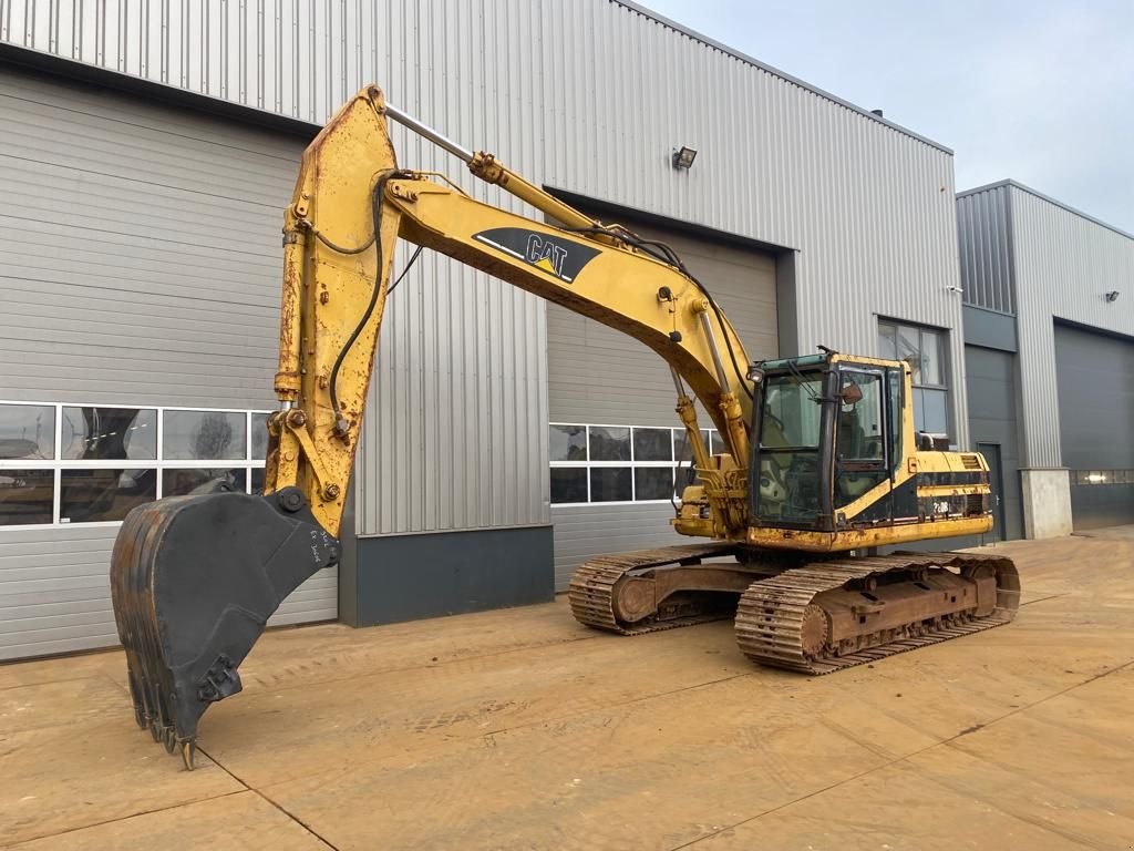 Kettenbagger du type Caterpillar 320BL, Gebrauchtmaschine en Velddriel (Photo 2)