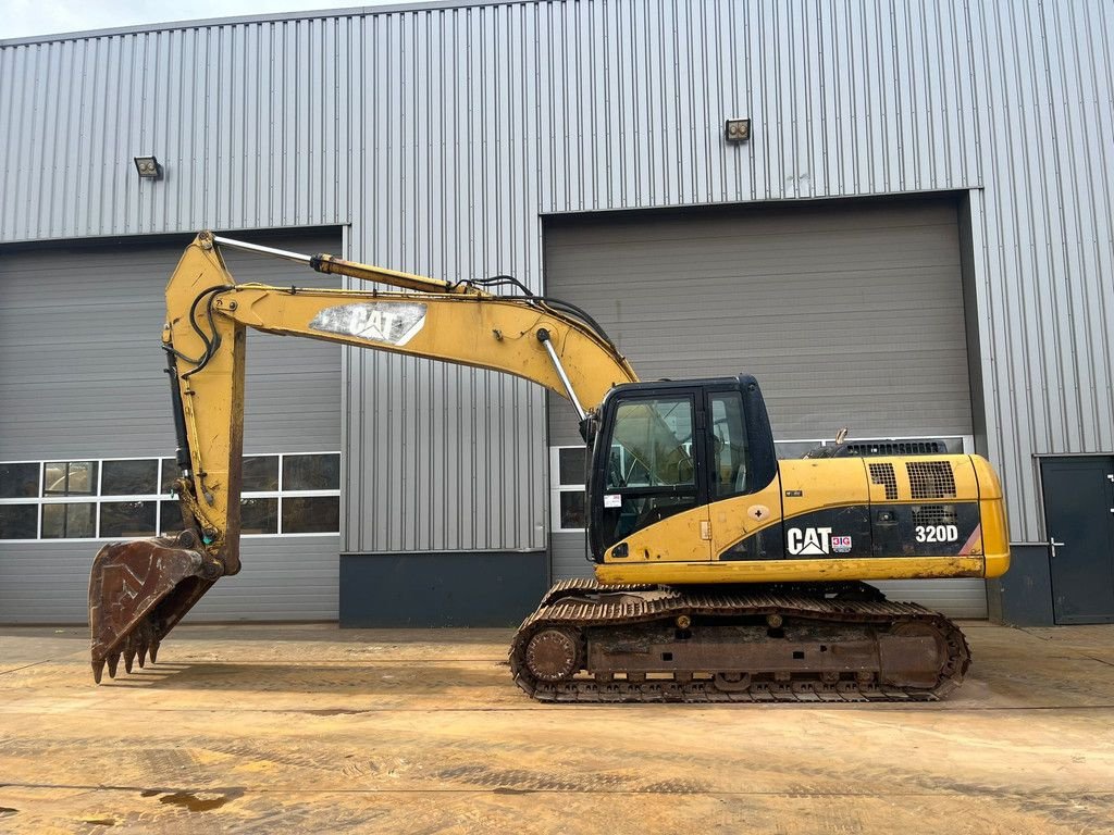 Kettenbagger of the type Caterpillar 320D - bucket with teeth, Gebrauchtmaschine in Velddriel (Picture 1)