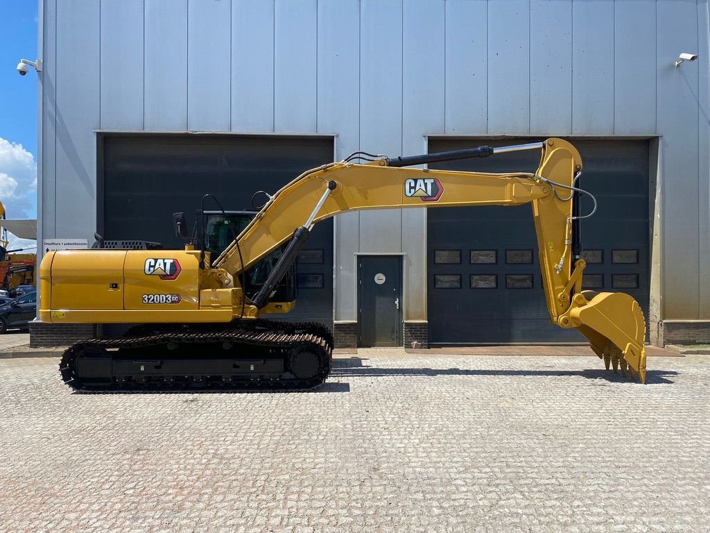 Kettenbagger of the type Caterpillar 320D3 GC, Neumaschine in Velddriel (Picture 7)