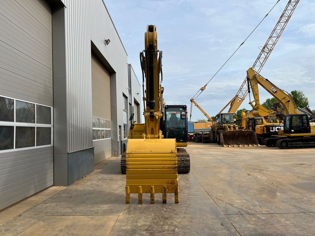 Kettenbagger of the type Caterpillar 320D3 GC, Neumaschine in Velddriel (Picture 9)