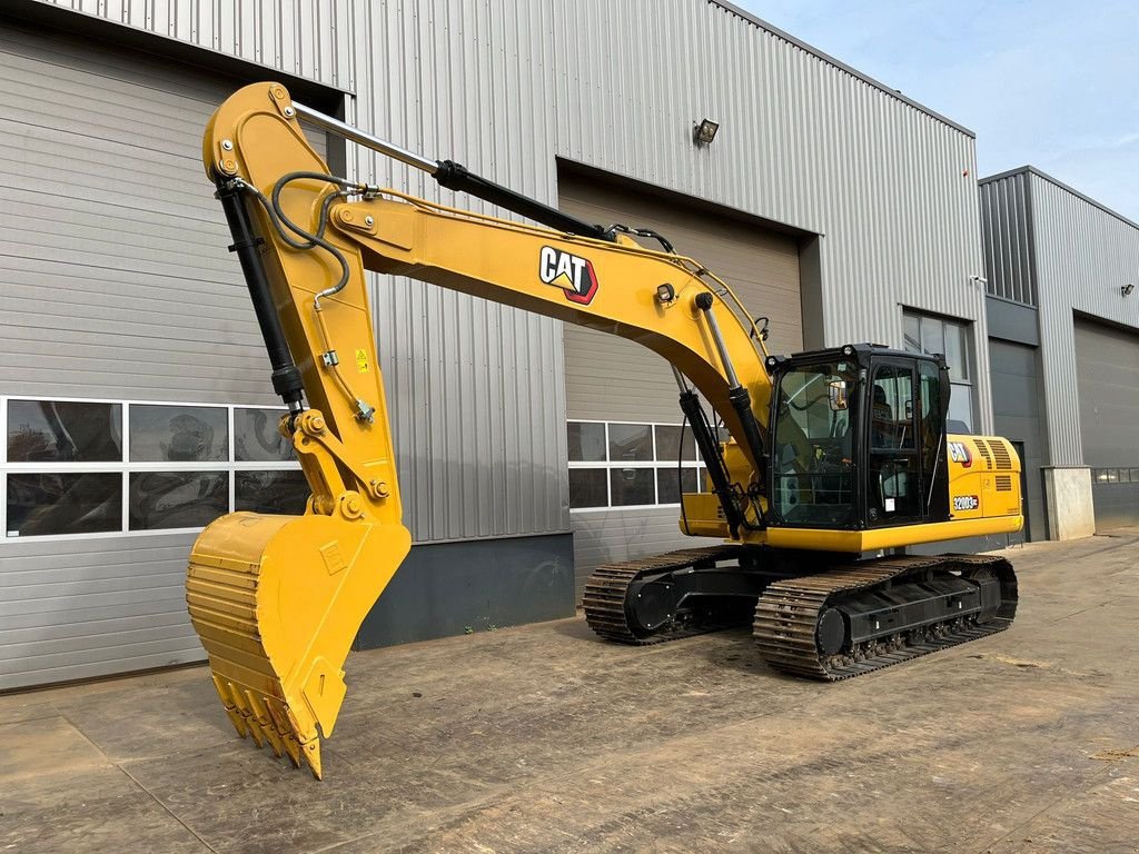 Kettenbagger of the type Caterpillar 320D3 GC, Neumaschine in Velddriel (Picture 2)