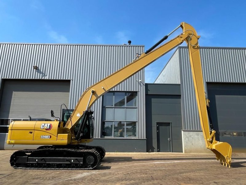 Kettenbagger of the type Caterpillar 320D3 LRE Long Reach boom Long Reach, Neumaschine in Velddriel