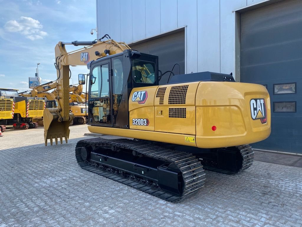 Kettenbagger del tipo Caterpillar 320D3 - NEW / bucket with teeth / hammerlines, Neumaschine In Velddriel (Immagine 3)