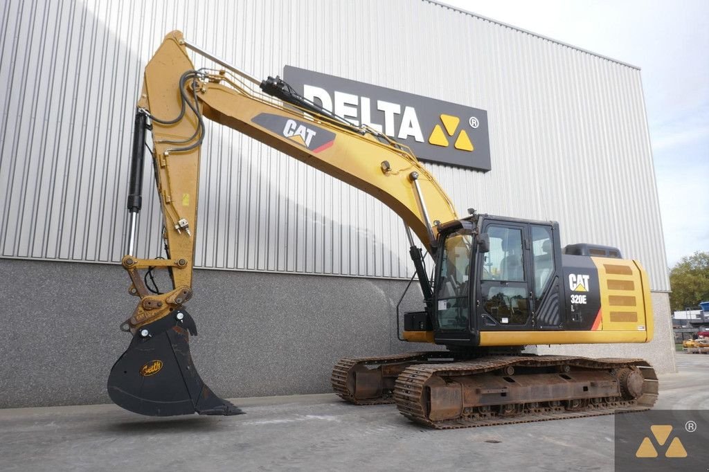 Kettenbagger van het type Caterpillar 320EL, Gebrauchtmaschine in Zevenbergen (Foto 3)