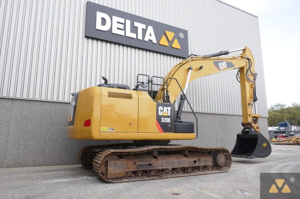 Kettenbagger of the type Caterpillar 320EL, Gebrauchtmaschine in Zevenbergen (Picture 5)