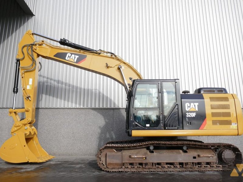 Kettenbagger van het type Caterpillar 320FL, Gebrauchtmaschine in Zevenbergen (Foto 1)