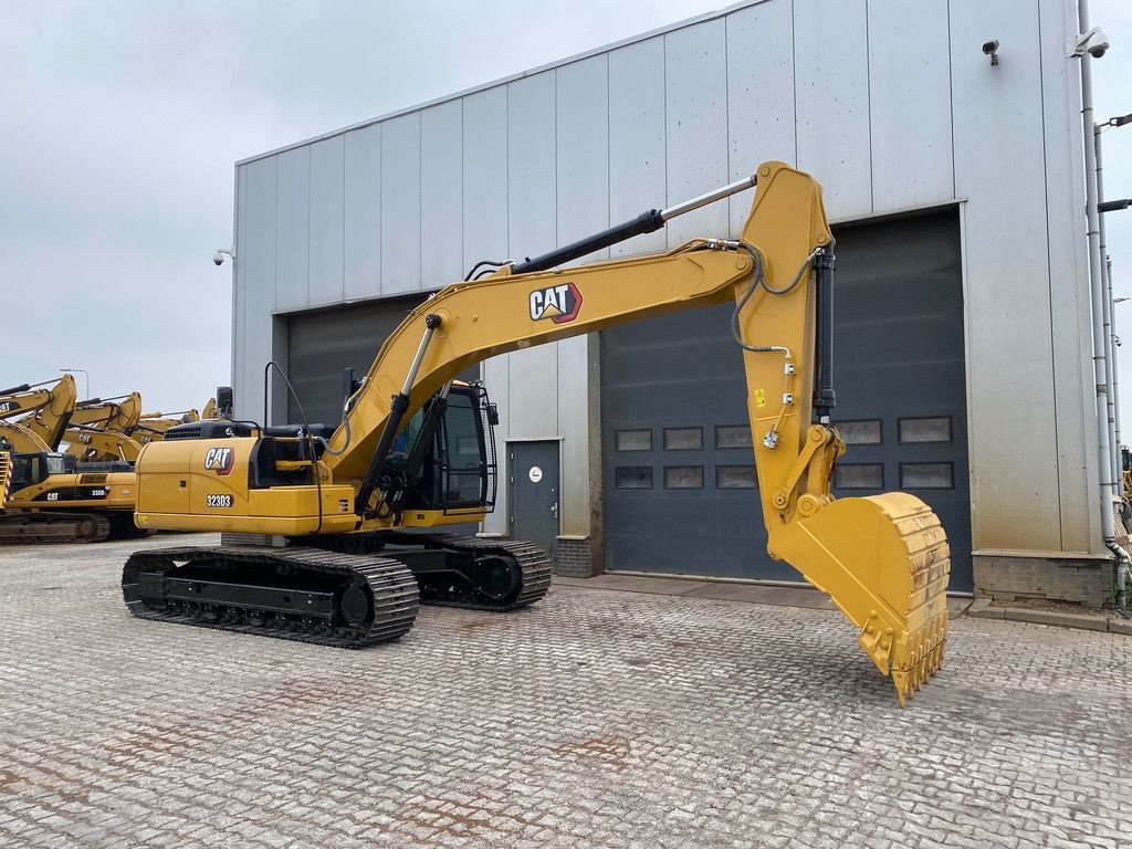 Kettenbagger van het type Caterpillar 323D3, Neumaschine in Velddriel (Foto 8)