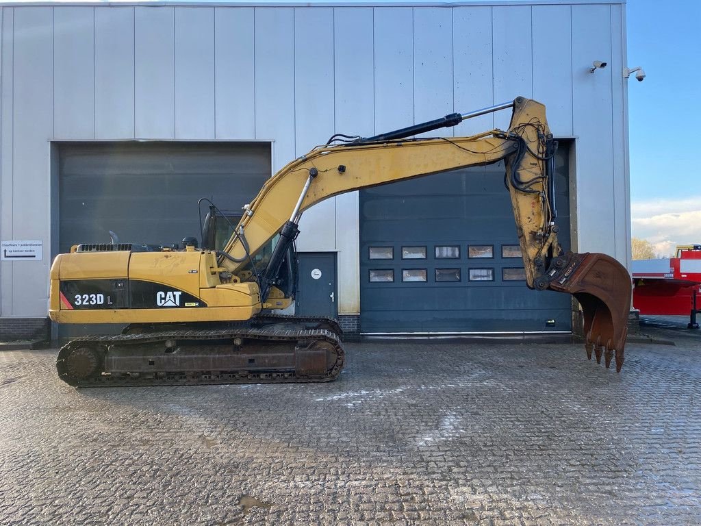 Kettenbagger tipa Caterpillar 323DL - CE certified / Hydraulic Q/C / hammerlines, Gebrauchtmaschine u Velddriel (Slika 4)