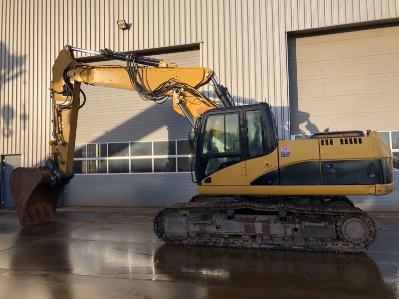 Kettenbagger van het type Caterpillar 323DL VA - CE Certified / Hammerlines / Hydraulic Q/C, Gebrauchtmaschine in Velddriel (Foto 1)