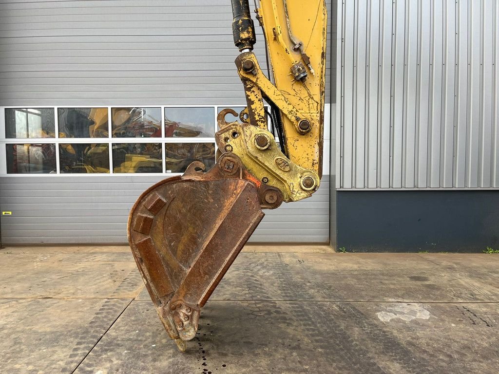 Kettenbagger Türe ait Caterpillar 324DL - Hammerlines / A/C Cabin / C7 / Quick Coupler, Gebrauchtmaschine içinde Velddriel (resim 9)