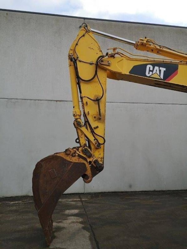 Kettenbagger des Typs Caterpillar 324DL, Gebrauchtmaschine in Antwerpen (Bild 10)