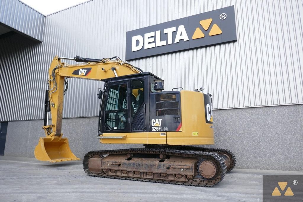 Kettenbagger van het type Caterpillar 325F LCR, Gebrauchtmaschine in Zevenbergen (Foto 4)