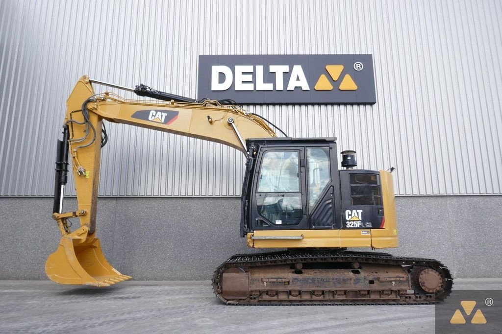 Kettenbagger of the type Caterpillar 325F LCR, Gebrauchtmaschine in Zevenbergen (Picture 1)