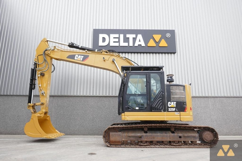 Kettenbagger du type Caterpillar 325F LCR, Gebrauchtmaschine en Zevenbergen (Photo 1)