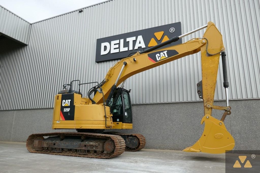 Kettenbagger of the type Caterpillar 325F LCR, Gebrauchtmaschine in Zevenbergen (Picture 9)