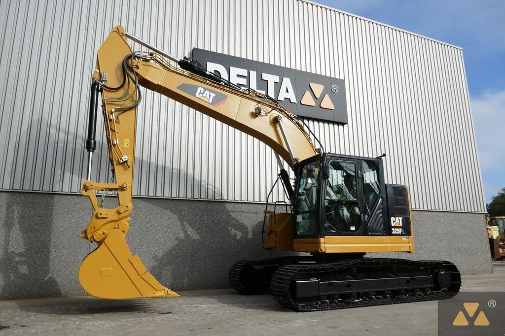 Kettenbagger van het type Caterpillar 325F LCR, Gebrauchtmaschine in Zevenbergen (Foto 3)