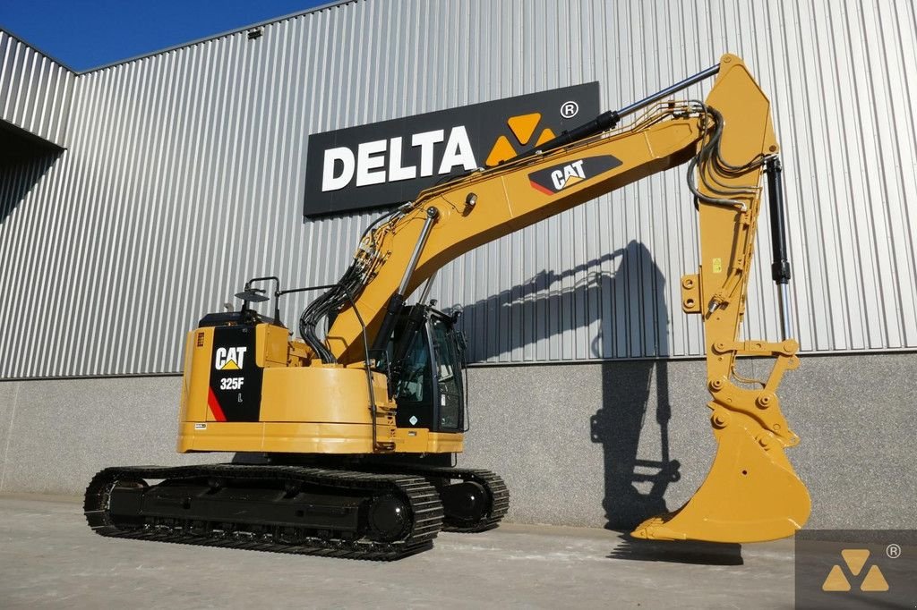 Kettenbagger van het type Caterpillar 325F LCR, Gebrauchtmaschine in Zevenbergen (Foto 9)