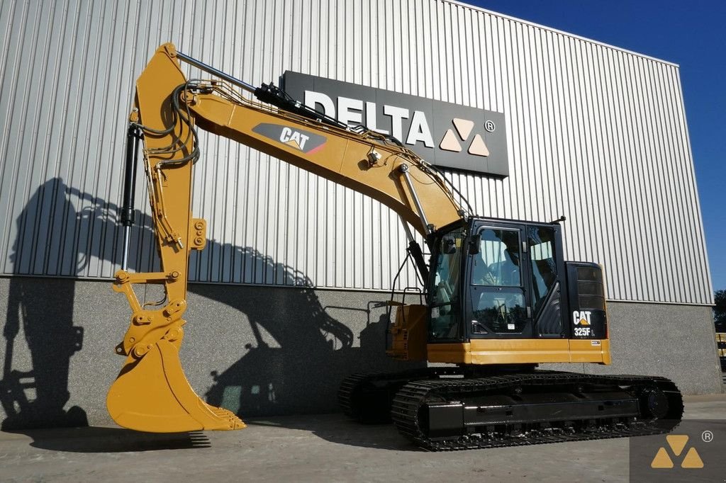 Kettenbagger van het type Caterpillar 325F LCR, Gebrauchtmaschine in Zevenbergen (Foto 3)