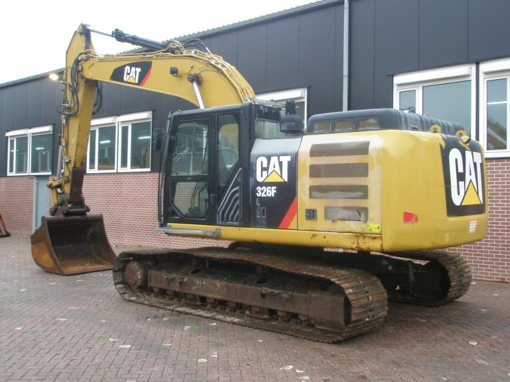 Kettenbagger des Typs Caterpillar 326FL, Gebrauchtmaschine in Barneveld (Bild 2)