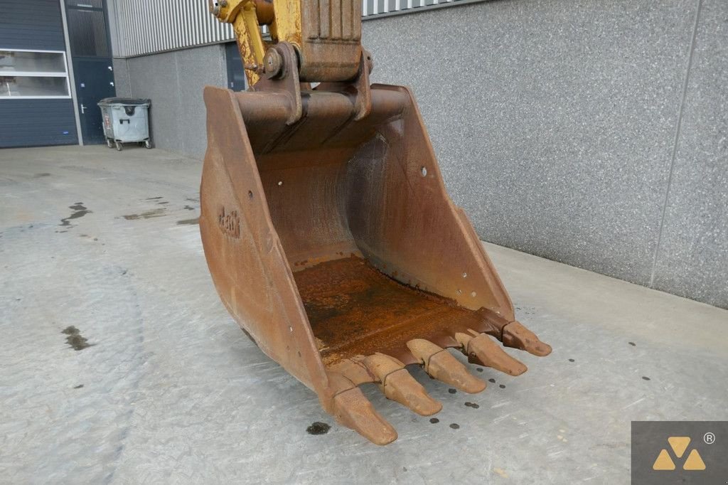 Kettenbagger del tipo Caterpillar 330CL, Gebrauchtmaschine en Zevenbergen (Imagen 9)