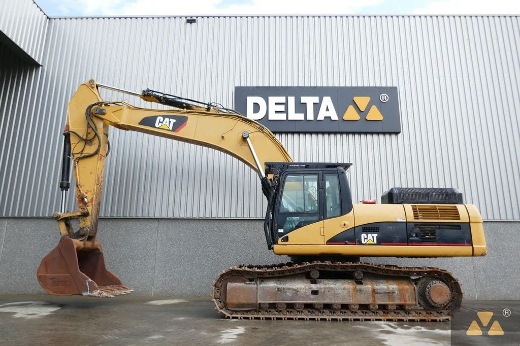 Kettenbagger van het type Caterpillar 330DL, Gebrauchtmaschine in Zevenbergen (Foto 1)