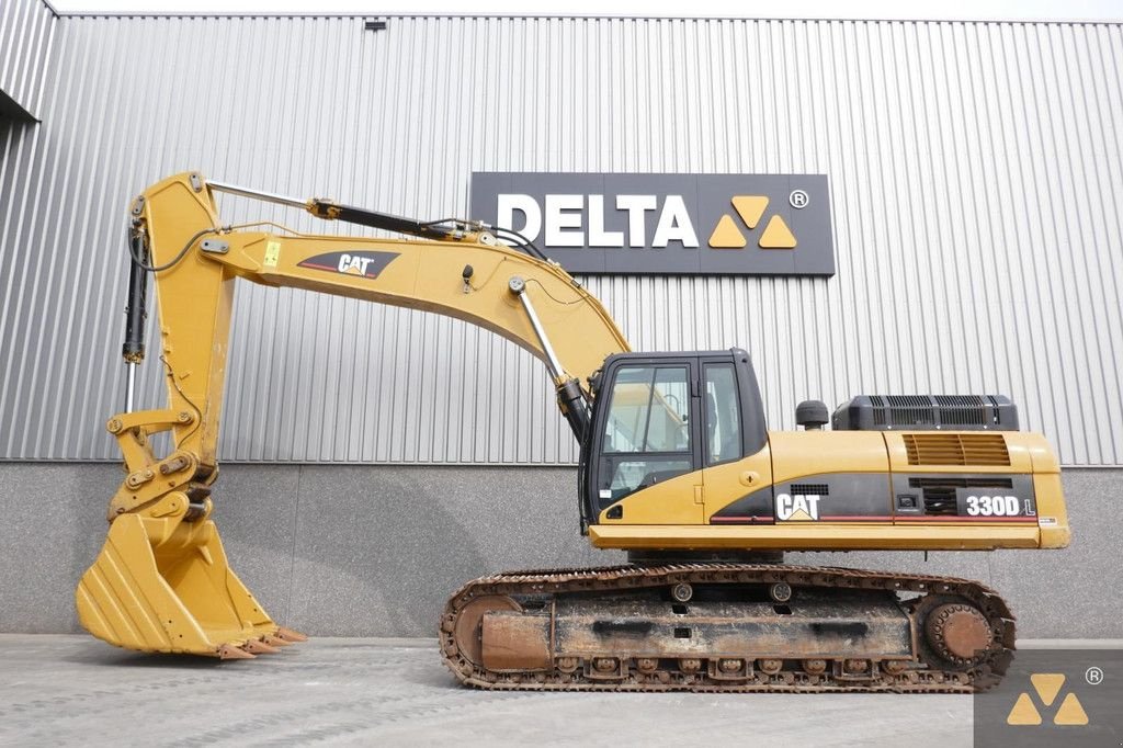 Kettenbagger of the type Caterpillar 330DL, Gebrauchtmaschine in Zevenbergen (Picture 1)